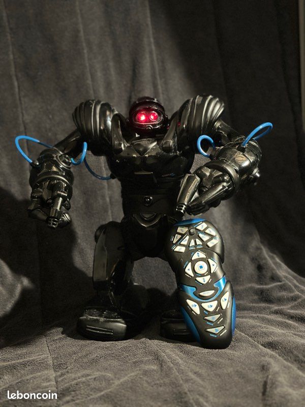 Robot jouet (image 1)