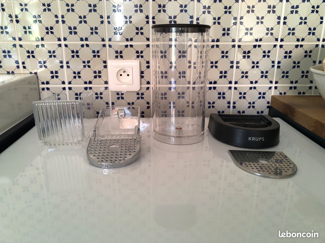 Cafetière Nespresso (image 1)