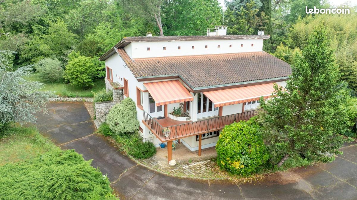 Maison 9 pièces 278 m² · à Eauze · 278 m² · 249 900 €