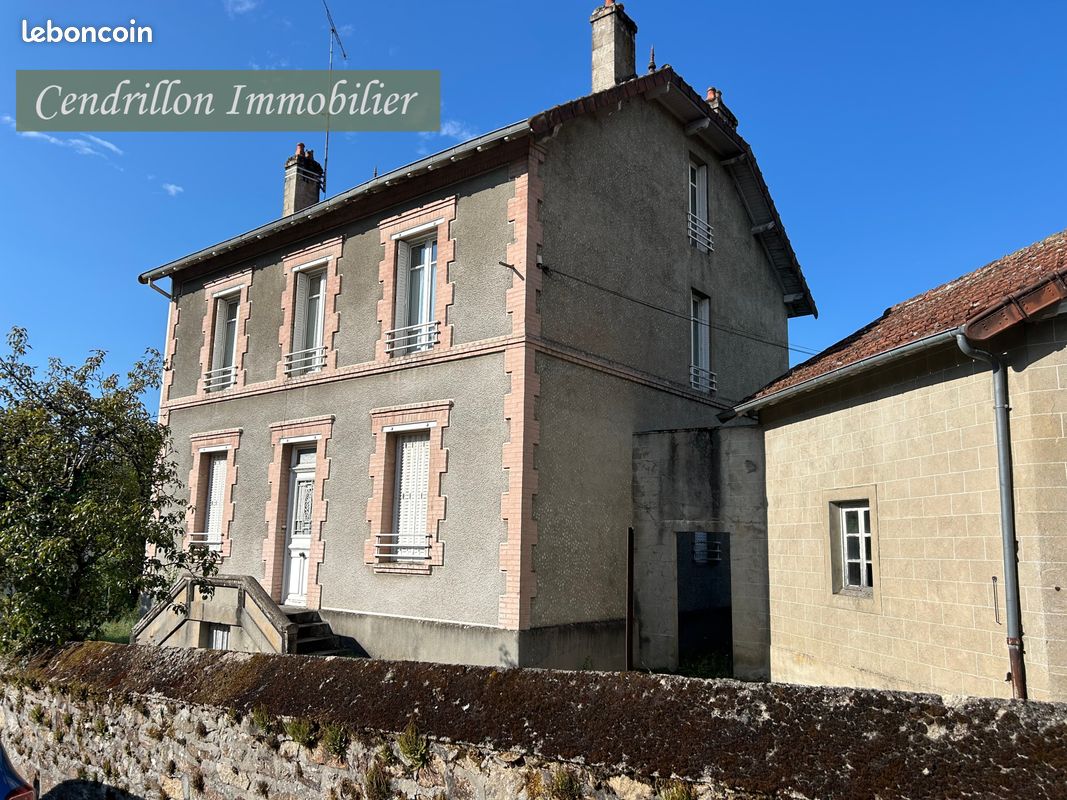 Maison 8 pièces 182 m² · à Bourganeuf · 182 m² · 92 400 €
