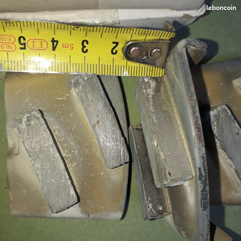 2 paquets de 3 Plaquettes de ponçage pour surfaceuse de sol béton (image 4)