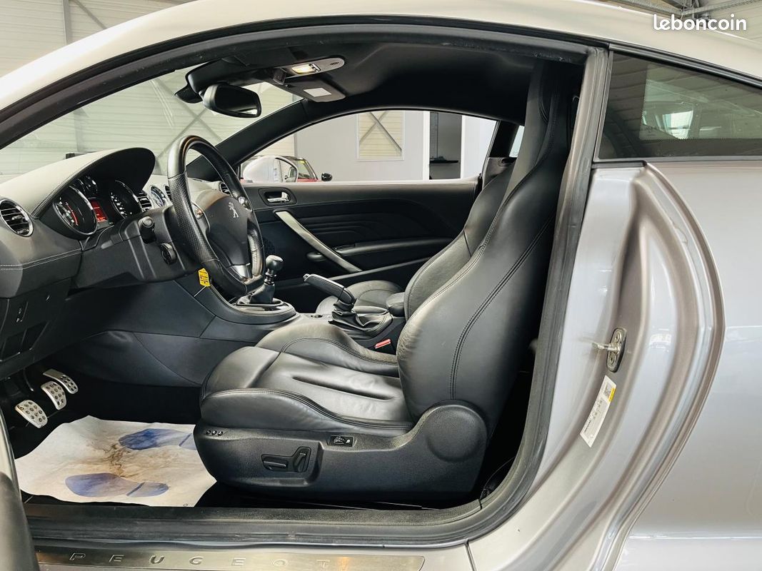 PEUGEOT RCZ 2.0 HDi FAP 163ch (image 8)