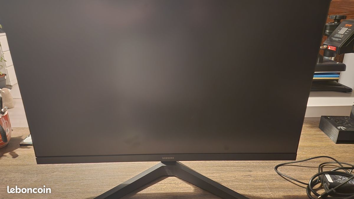 Écran PC Samsung 24" IPS Full HD - État Neuf (S24C310EAU) (image 1)