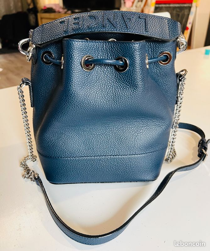 Sac Seau Inyati Lucy - Bleu Marine - Petit Format Avec Cordon Et Poils - Neuf étiqueté