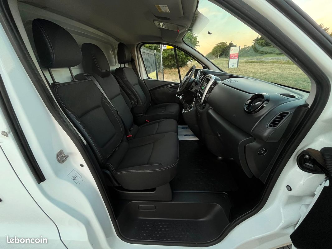 RENAULT TRAFIC III FOURGON GRAND CONFORT L1H1 DCI 95ch Entretien à jour ✅ Contrôle technique ✅ Garantie 12 Mois (image 4)