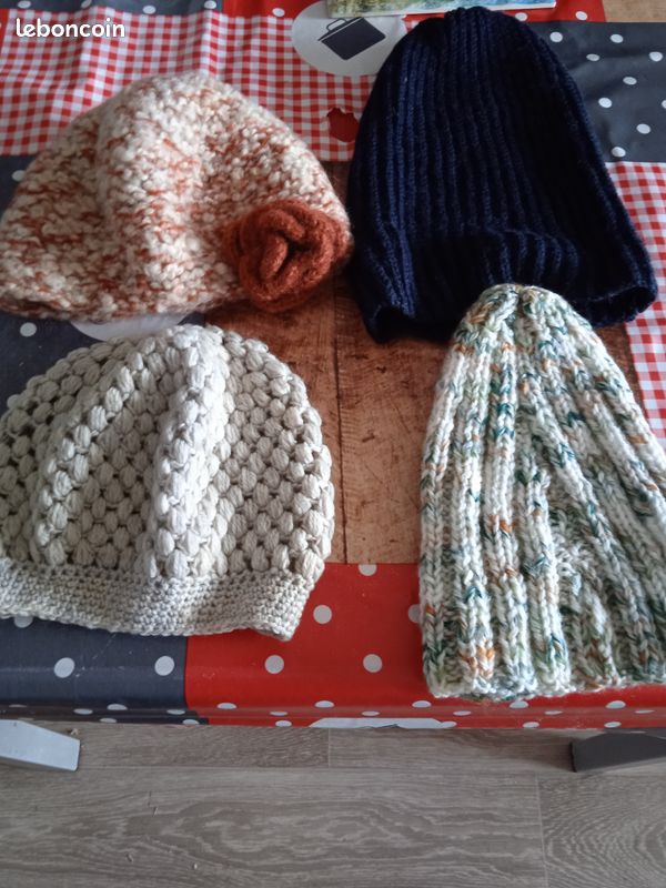 Bonnets faits main (image 1)