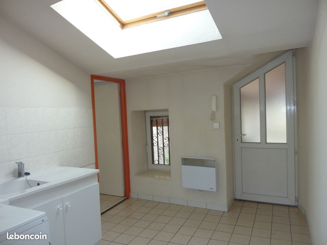 Appartement a louer bourgoin-jallieu - 3 pièce(s) - 37 m2 - Surfyn