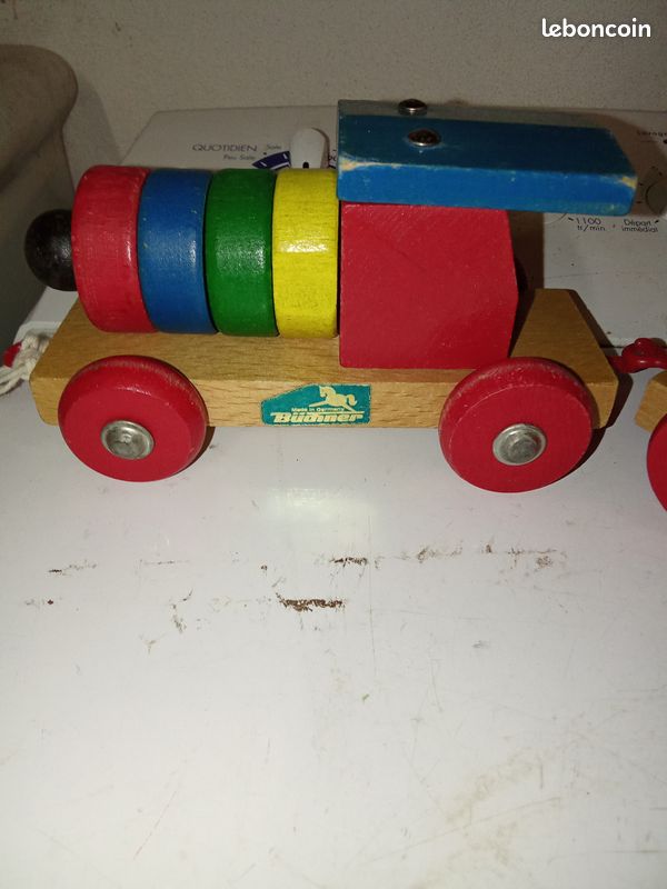 Vend 2 petit train en bois avec wagon (image 2)