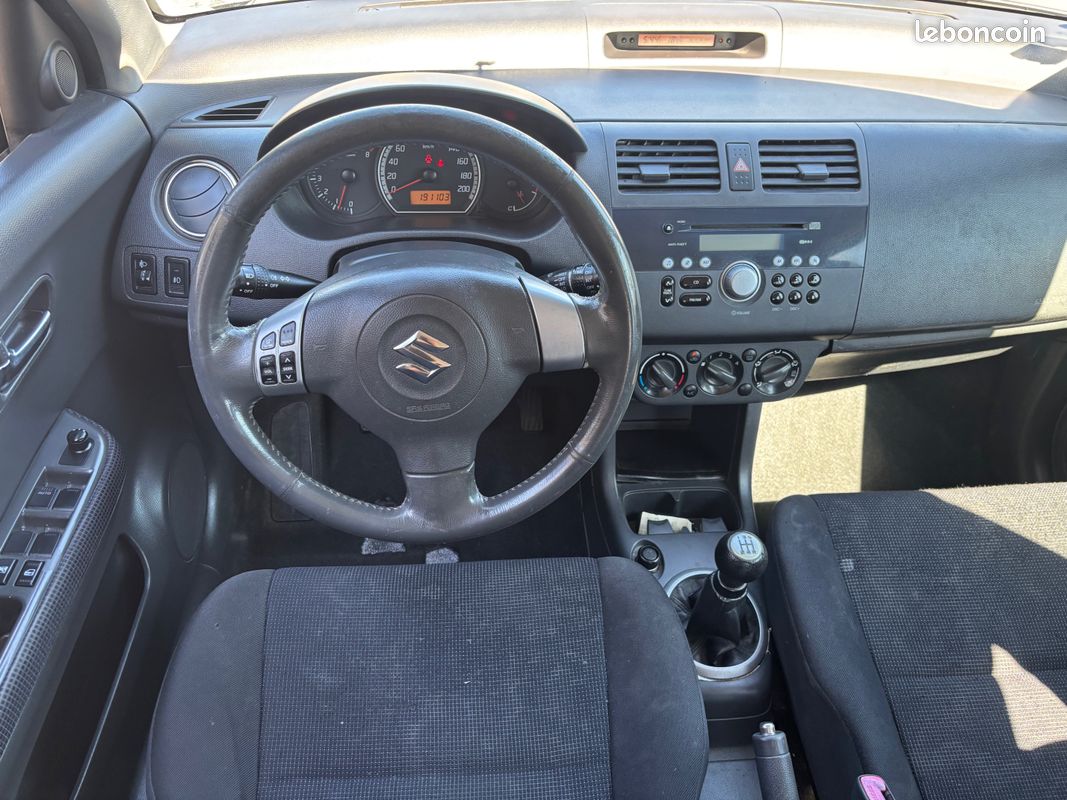 Suzuki Swift 4x4 1.3 VVT 92ch GLX 5P (image 4)