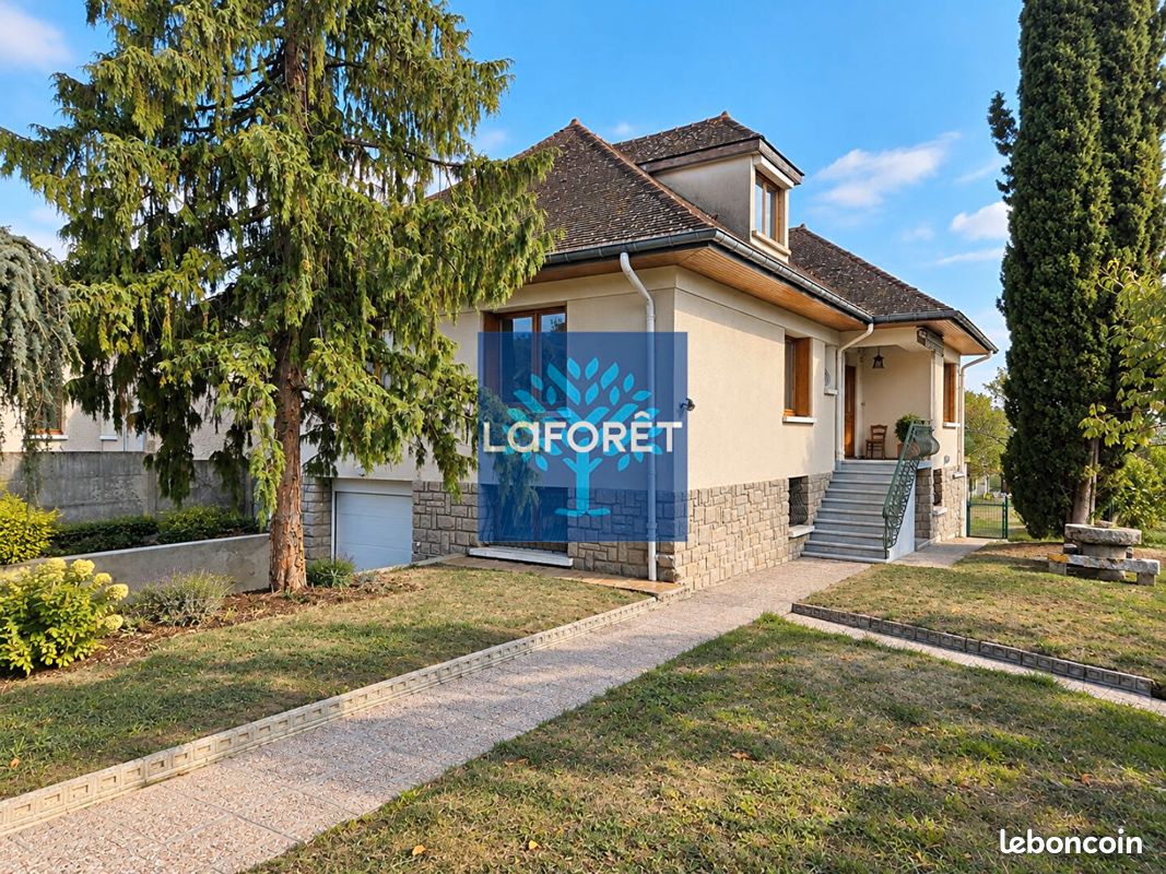 Maison 8 pièces 187 m² · à Boën-sur-Lignon · 187 m² · 245 000 €