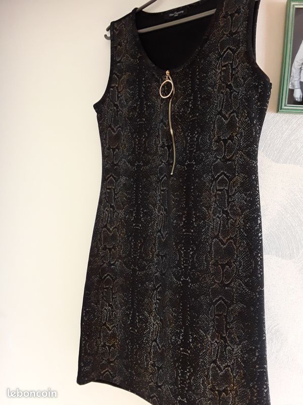 Robe (image 1)