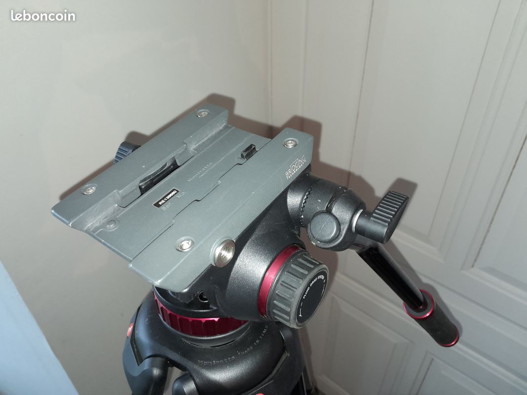 Trépied vidéo Manfrotto 546 BK + rotule MVH502A (image 2)