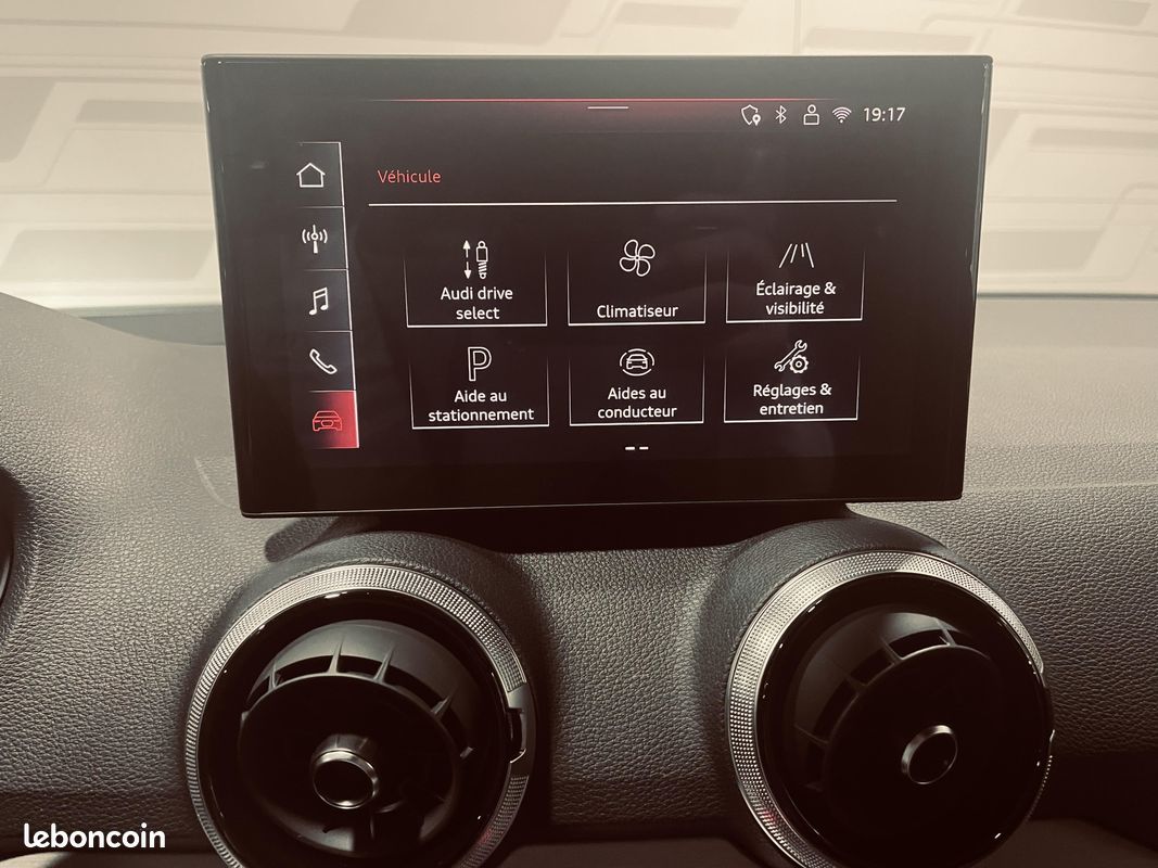 AUDI Q2 35 TFSI 150 S tronic 7 S line (image 5)