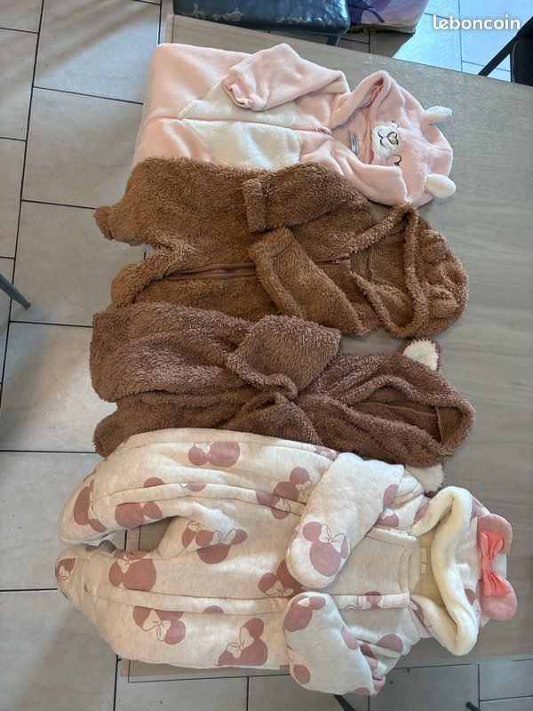 Lot de vêtement pour bébé fille 1 et 3mois (image 5)