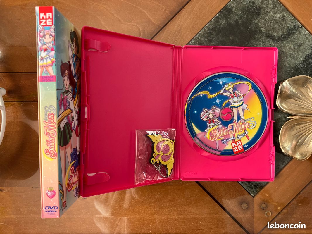 DVD Sailor Moon Super S - Episode spécial avec porte clé officiel (image 3)