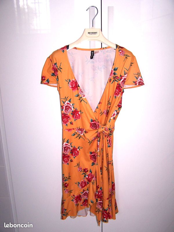 Robe portefeuille fleurie taille 34 Vêtements