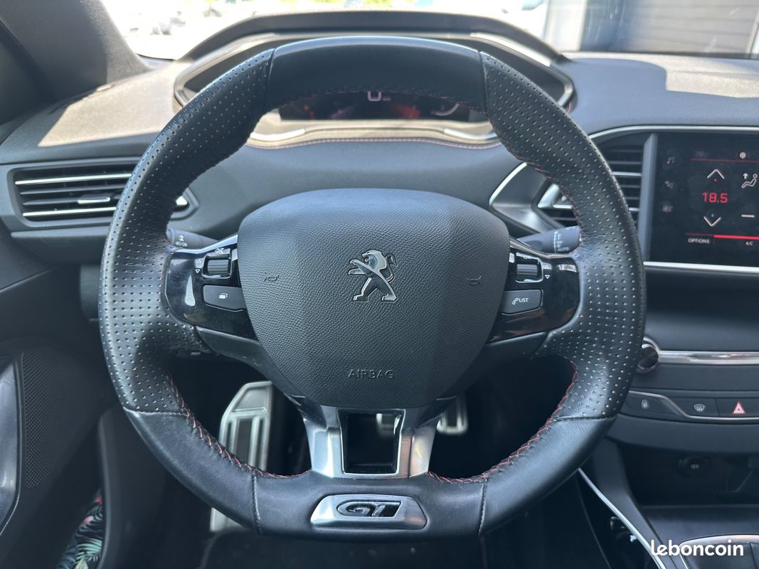 PEUGEOT 308 1.2 130ch GT PACK APPLE CARPLAY / CAMERA DE RECUL / COURROIE NEUVE / ENTRETIEN PEUGEOT (image 14)