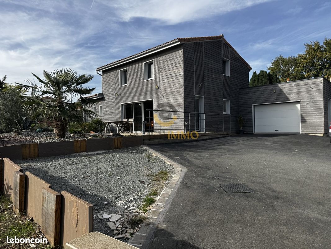 Maison 6 pièces 127 m² · à Secondigny · 127 m² · 315 000 €