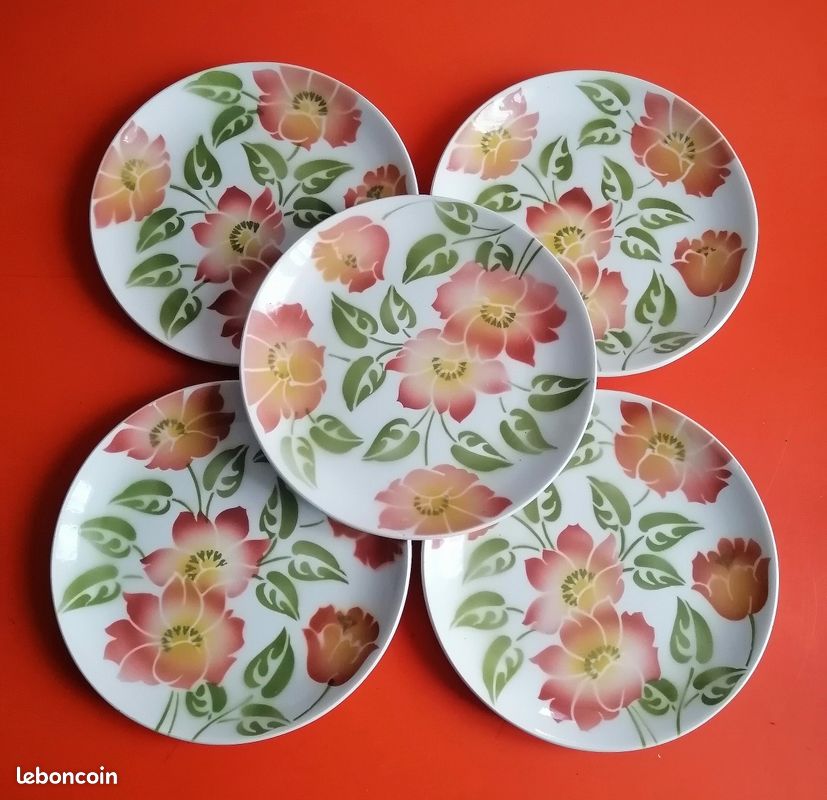 Assiettes à dessert anciennes en faïence de Orchies Moulin des loups modèle Ontario décor de fleurs style années 60 Digoin Sarreguemines (image 1)