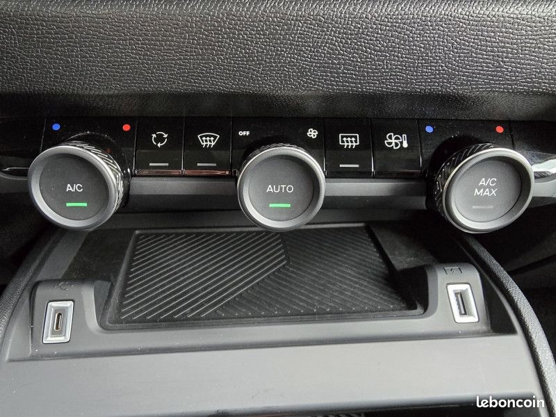 Citroen C4 BLUEHDI 130CH S&S SHINE EAT8 (image 20)