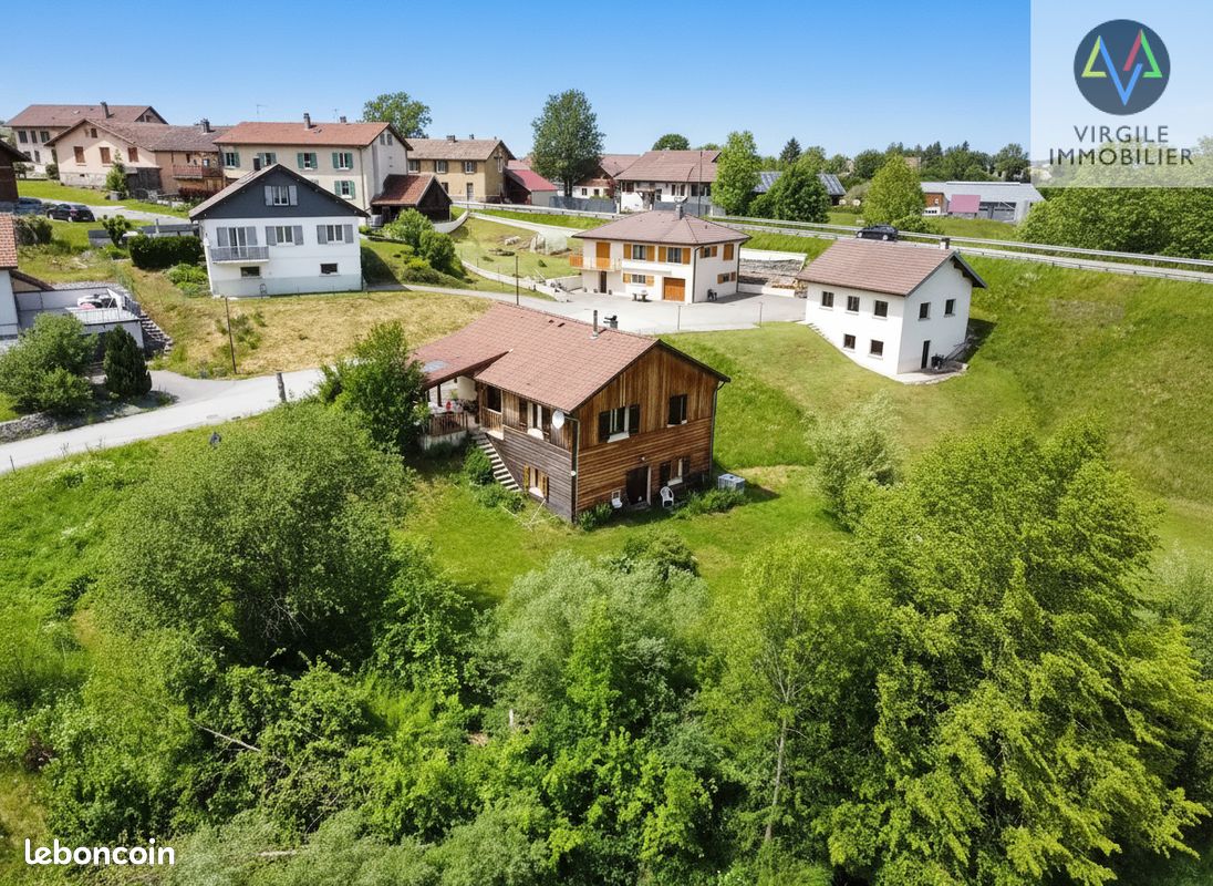 Maison 4 pièces 112 m² · à Rochejean · 112 m² · 339 000 €