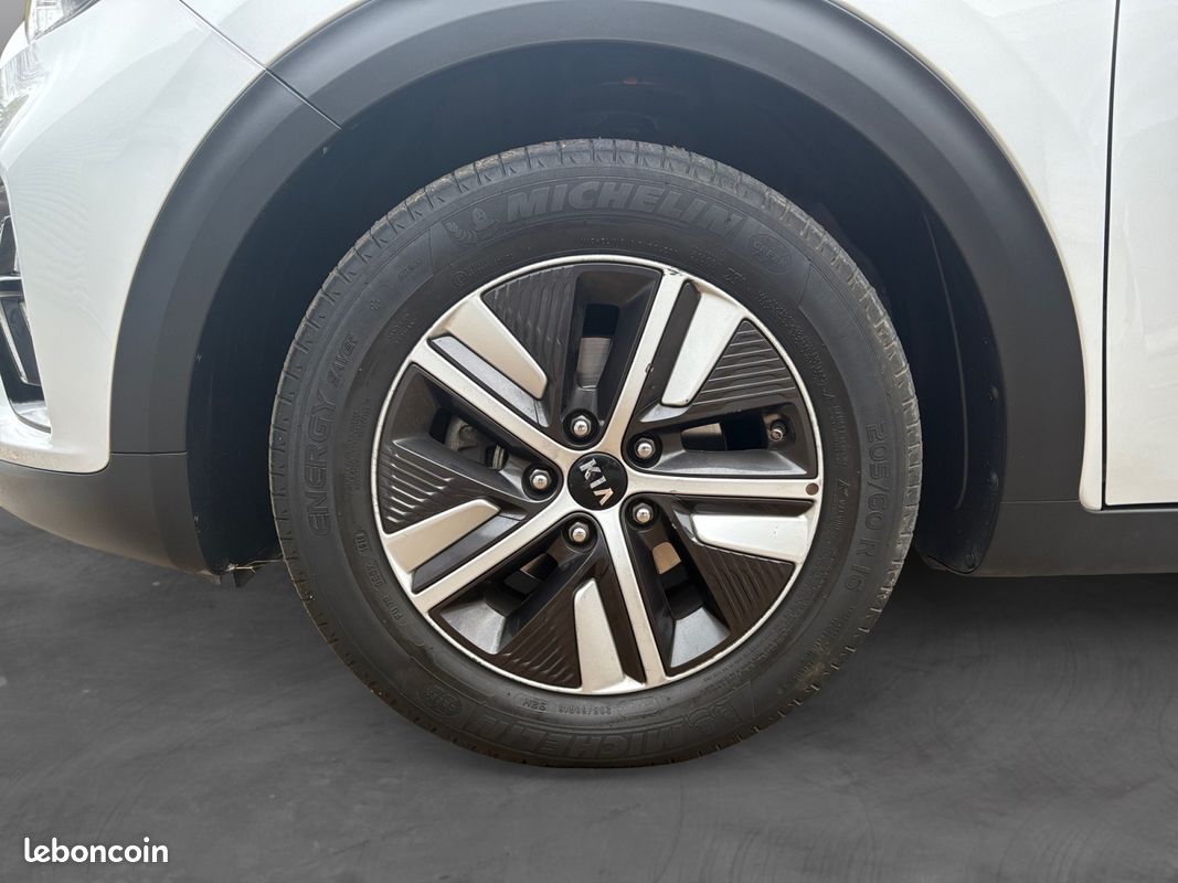KIA NIRO 1.6 GDi Hybride 141 ch DCT6 / CAMÉRA / RADARS AV + AR / CAR PLAY /4 PNEUS NEUFS/GARANTIE KIA 2027 (image 16)