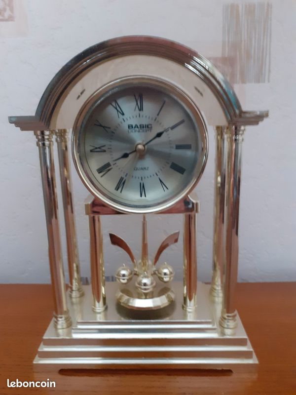 Pendule de table "Basic concept" (image 1)