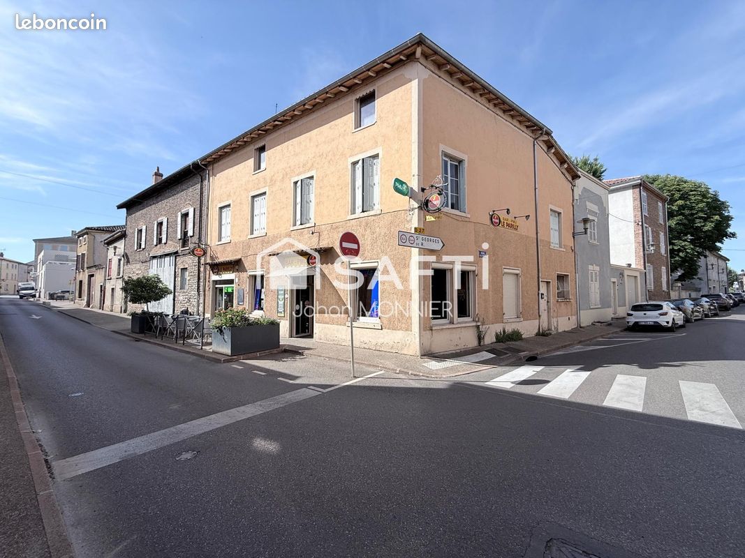 Immeuble 172 m² · à Montmerle-sur-Saône · 172 m² · 399 000 €