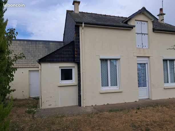 Maison ancienne en campagne