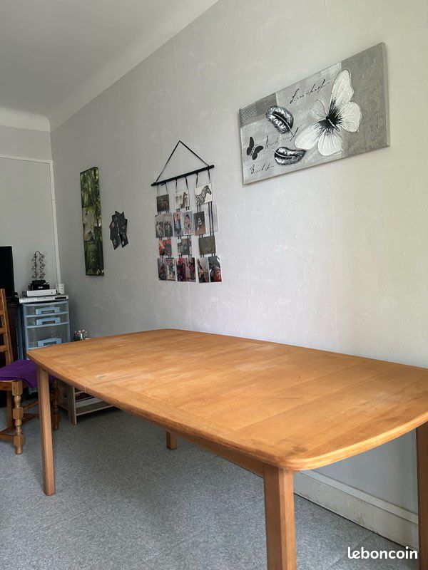 Table (image 3)