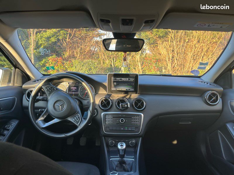 Mercedes Classe A 180 Intuition – Essence – 122 ch – 2016 - 95000km (image 2)
