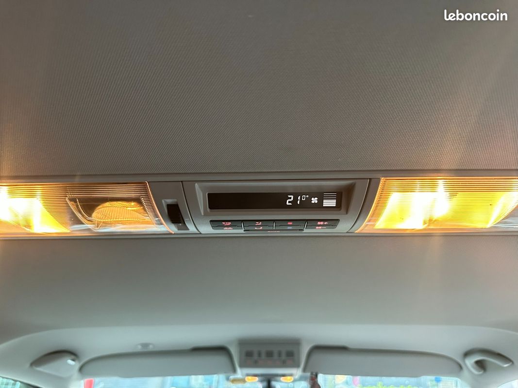 VOLKSWAGEN MULTIVAN 2.0 BiTDI 180 FAP Match DSG7 / DISTRIBUTION FAITE / PNEUS AV NEUFS (image 48)