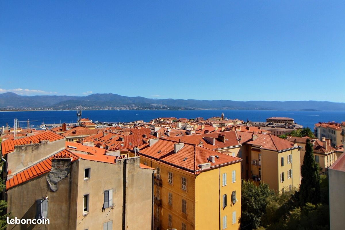 Appartement 4 pièces 90 m² · à Ajaccio · 90 m² · 1 412 €/mois