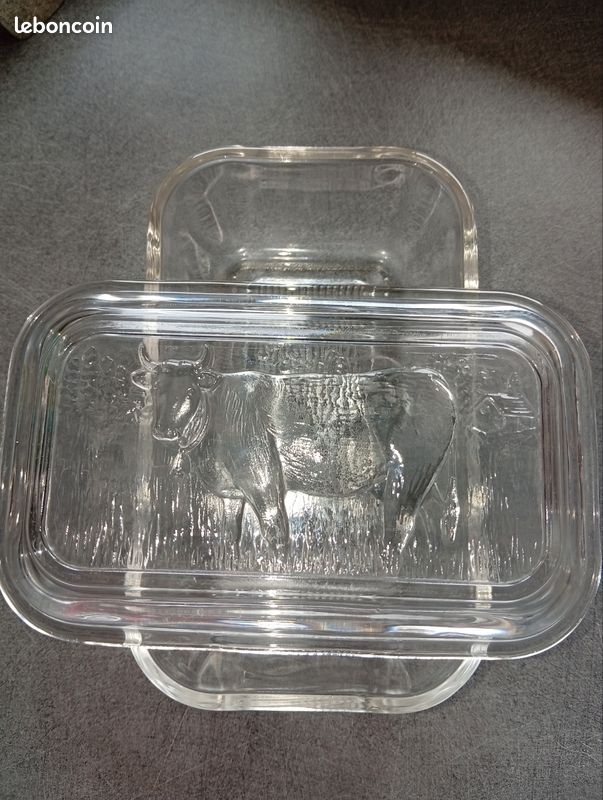 Grand Beurrier En Verre Arcoroc, Motif Vache, 17,3 X 10,8 Cm - TBE