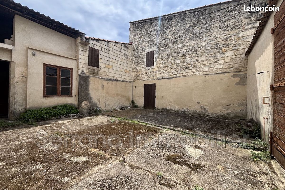 Appartement 6 pièces 350 m² · à Beaucaire · 350 m² · 265 000 €