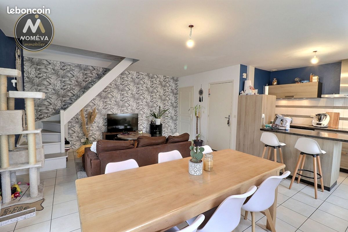 Appartement 3 pièces 60 m² · à Montfaucon-en-Velay · 60 m² · 470 €/mois