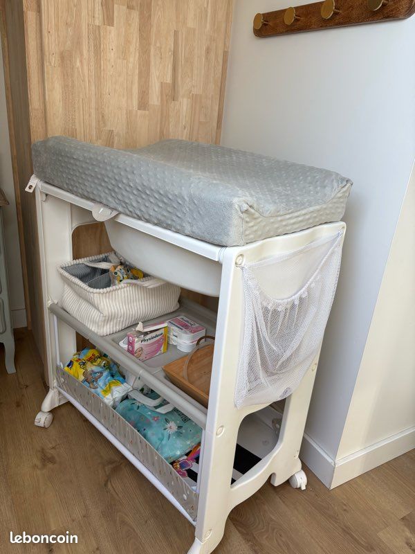 Table à langer et baignoire 2 en 1 (image 1)