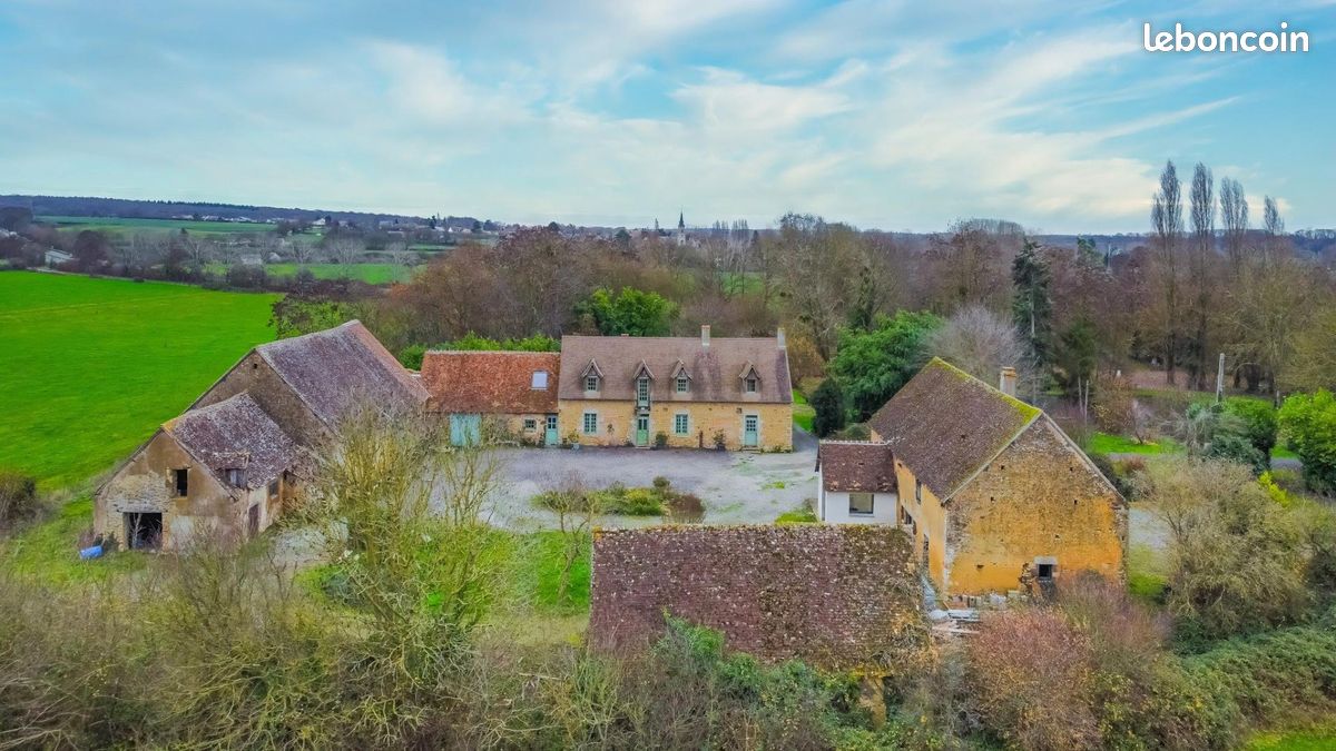 Maison 8 pièces 240 m² · à Saint-Jean-d'Assé · 240 m² · 339 800 €