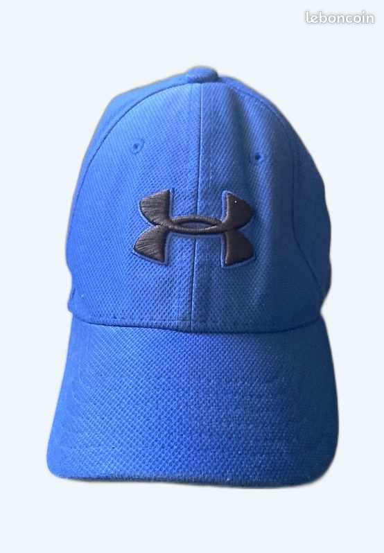 Casquette under armour très bonne état pour enfant Vêtements