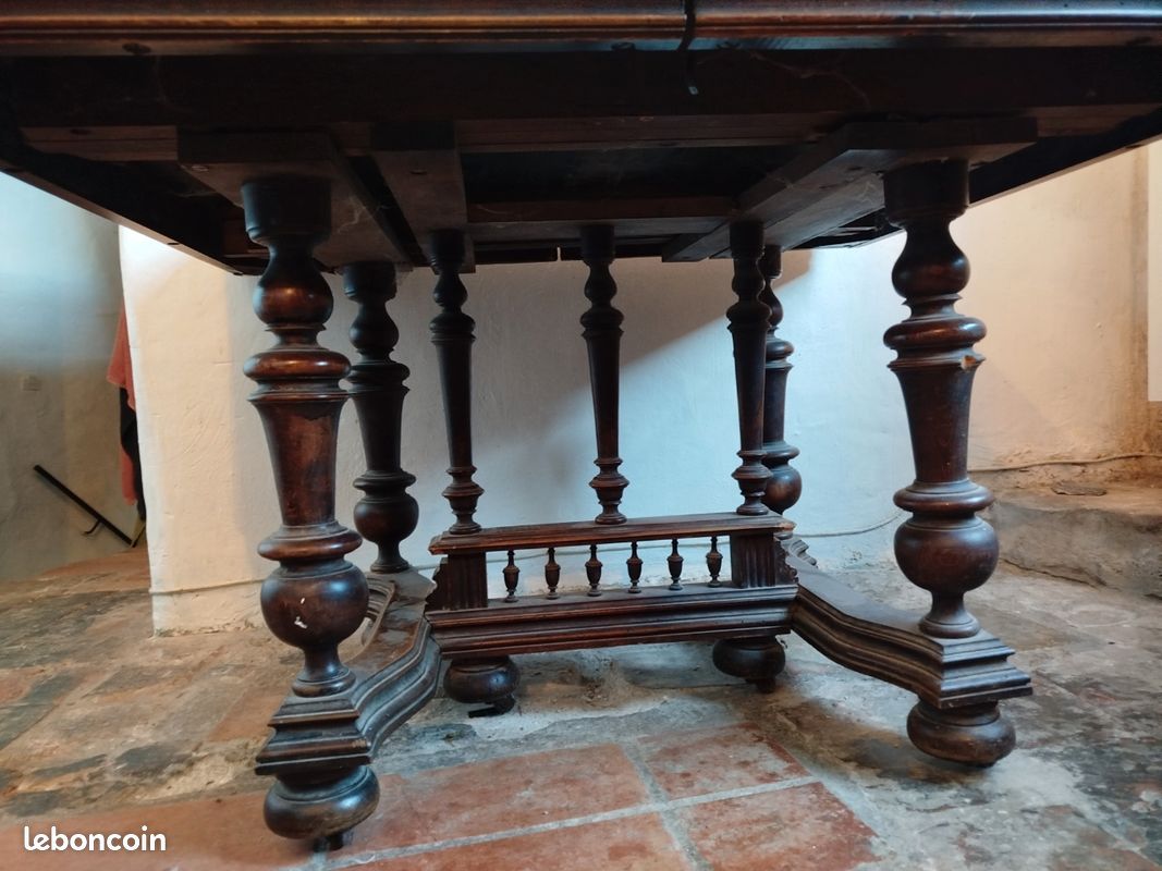 Table ancienne (image 2)