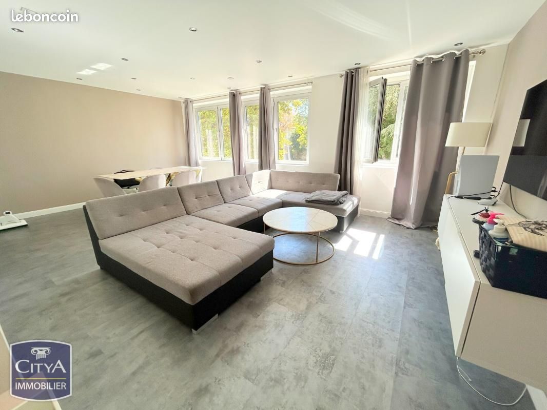 Appartement 3 pièces 70 m² · à Saint-Étienne · 70 m² · 81 000 €