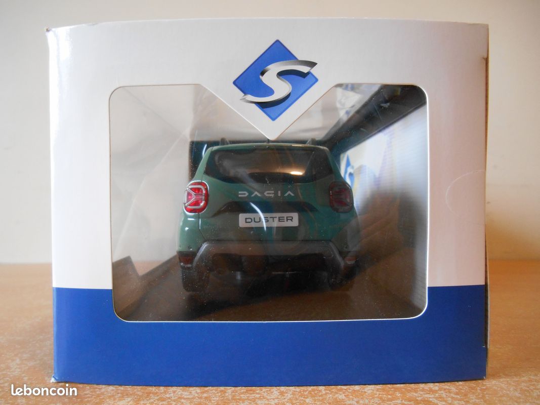 Dacia Duster Phase 3 2023 – Vert – Échelle 1/18 – Solido S1804609 – Neuve