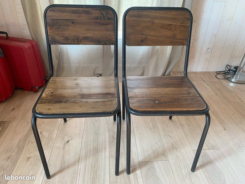 Lot de 2 chaises industrielles en métal et pin marron (image 1)