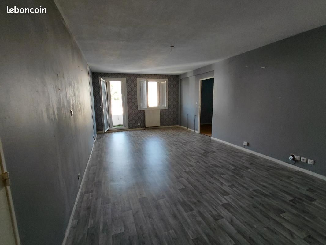 Appartement 4 pièces 82 m² · à Fontaine · 82 m² · 736 €/mois
