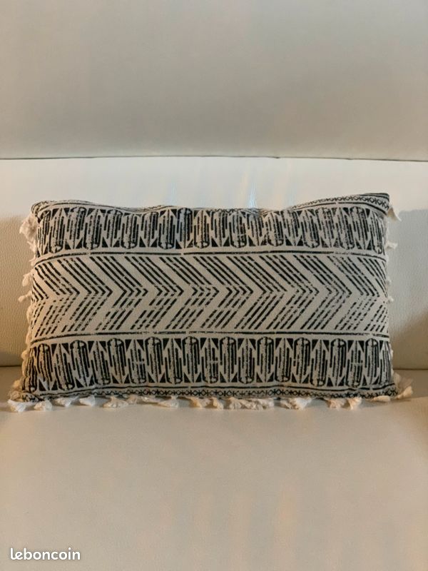 Coussin décoratif Ostaria (image 1)