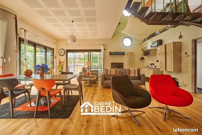Maison 8 pièces 250 m²