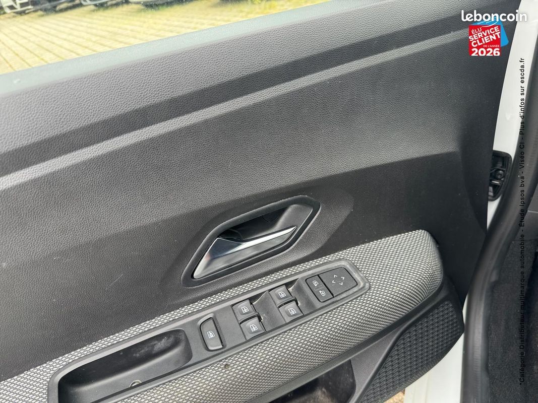 Dacia Sandero 1.0 TCe 90ch Confort (image 19)