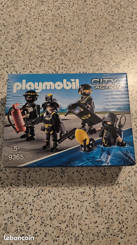 Policier playmobil (image 1)