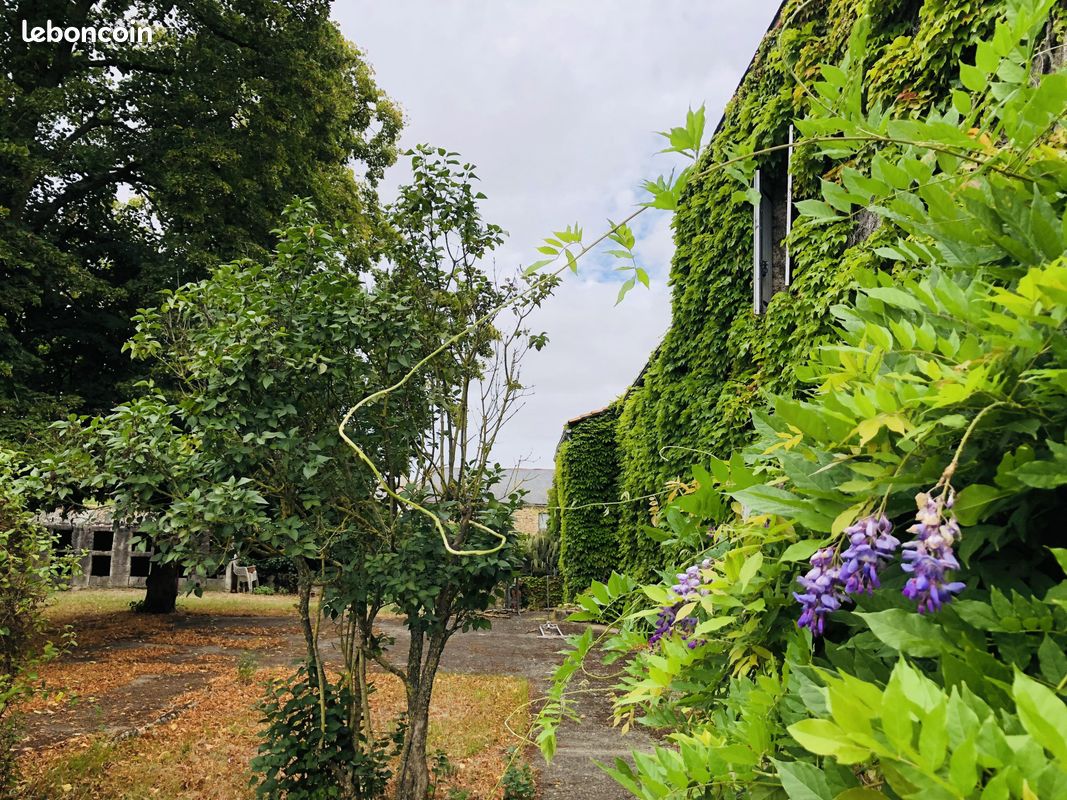 Maison 8 pièces 160 m² - La Grimaudière 86330 (image principale 0)