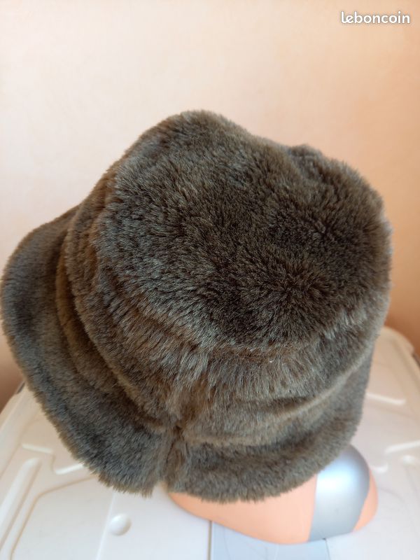 Chapeau toque fourrure (image 2)